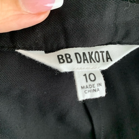 Bb Dakota black Kane Ruffle Bottom Cropped Pants size 10 Almost new condition - Picture 9 of 9